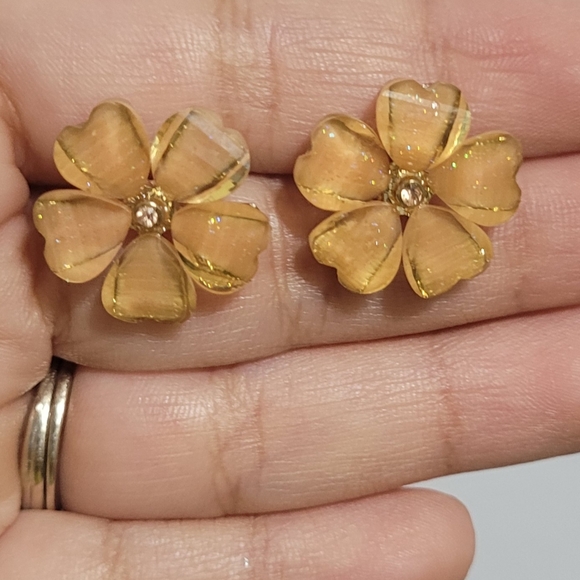 Beautiful earrings and a smile will help you sparkle and shine like nothing else - Picture 3 of 3